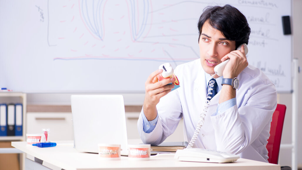 Mental health support for Australian dentists provided by 24/7 hotline