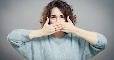 Gli scienziati esaminano l'alitosi nei pazienti Covid-19