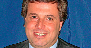 A Milano, un impianto dentale completo di moncone e corona al prezzo di 1 euro