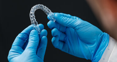 Print angulation affects fit and efficiency of 3D‑printed aligners—study