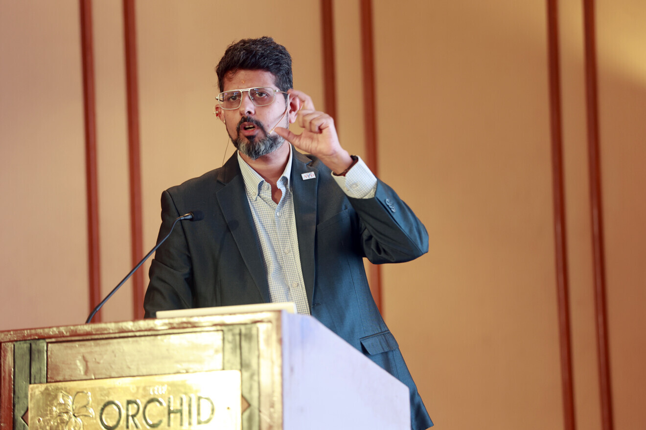 Madan Soman speaking on the revolutionary digital denture system ‘Ivotion’