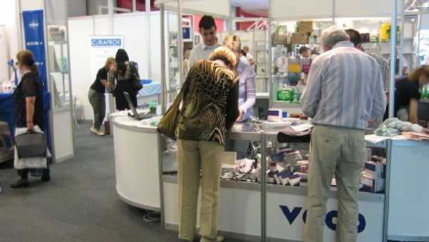 Simpozijum stomatologa i saradnika „Materijali u stomatologiji