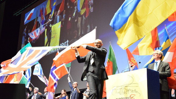 EuroPerio8: A colourful welcome to dentists in Europe