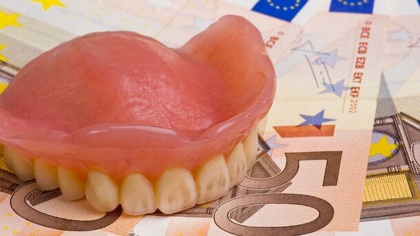 Allergiker tragen zusätzliche Kosten für Zahnersatz