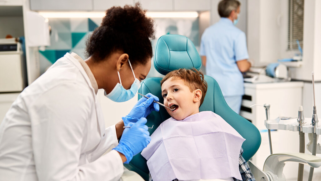 Associação de higienistas dentais dos EUA “se opõe fortemente” às novas resoluções da ADA