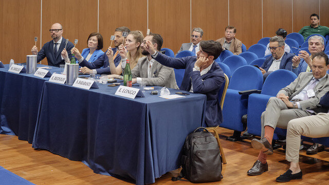 La giuria jr alla votazione (© IAED).