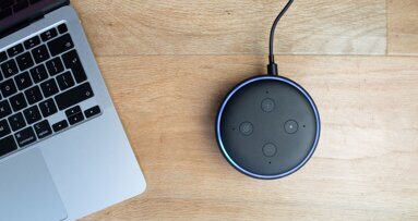 Alexa, show me the bitewings of tooth no. 3