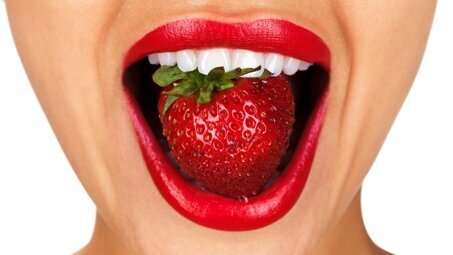 Fructele şi legumele pot distruge dantura copiilor