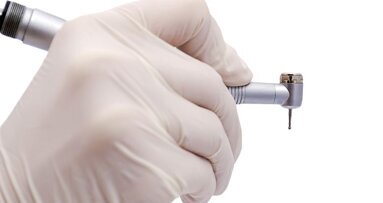 “Negen op de tien tandartsen zien borende mondhygiënist niet zitten”