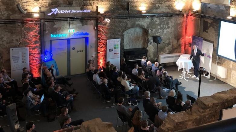 Kuraray Noritake stellt KATANA™ Zirconia Block auf Berliner Symposium vor