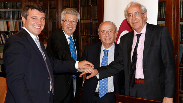 Alianza multidisciplinar para mejorar la salud bucodental en el “Día Europeo de la Periodoncia”