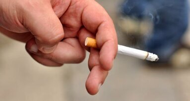 Il fumo passivo può influenzare lo sviluppo dentale nei bambini