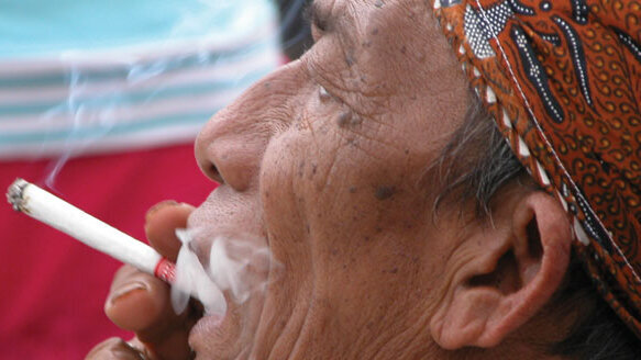 Study: Gum disease may increase lung cancer risk