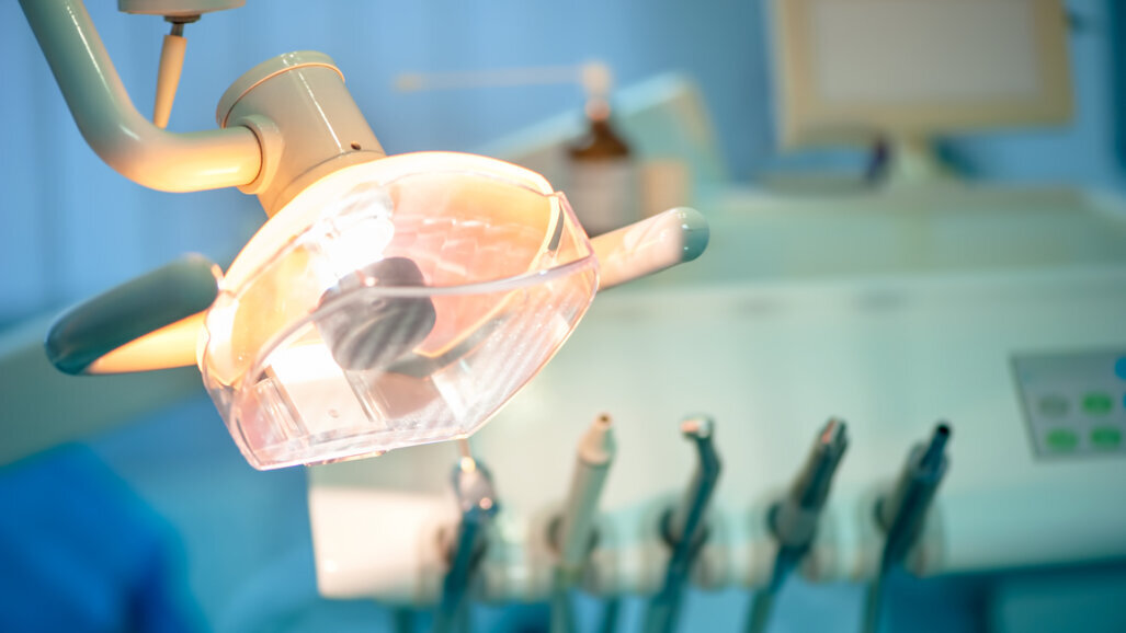 Sensory-adapted dental clinic reduces stress in autistic children