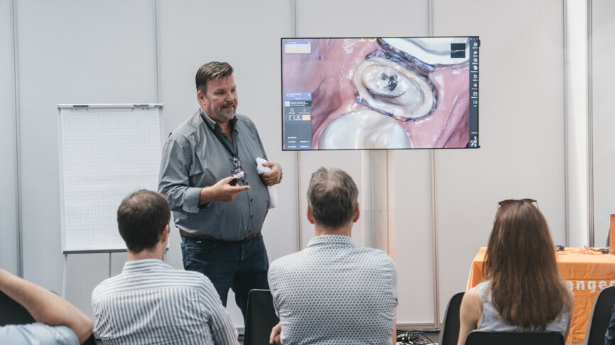 Frank Hornung presented a workshop on the chairside workflow. 