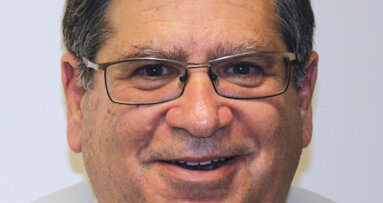 CDA Foundation honors Dr.  Thomas Levy with Dugoni Faculty Award