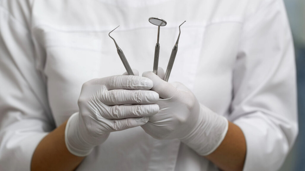 Parlamento aprova carreira de médico dentista no SNS