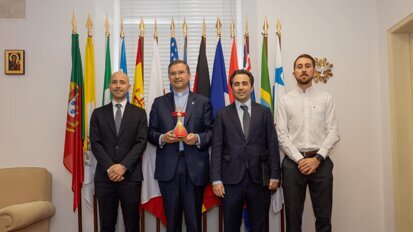 Miguel Pavão visita sede do COL para a JMD