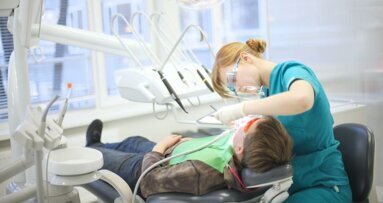 Tandartsbezoek bijna gehalveerd in tweede kwartaal 2020