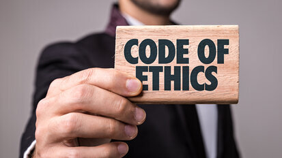 Artigo sobre presentes e conflito de interesses na Odontologia