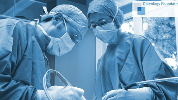 Extraktionsalveolen und Weichgewebe im Fokus