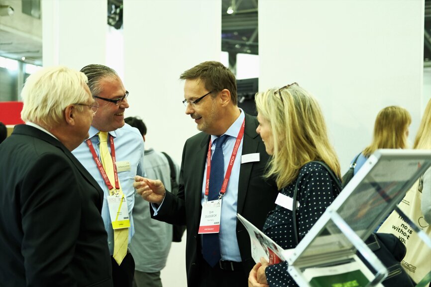 At the EAO Congress 2018 the CleanImplant Foundation awarded the Bredent group with the Trusted Quality Certificate. (Photograph: Timo Krause, OEMUS MEDIA)