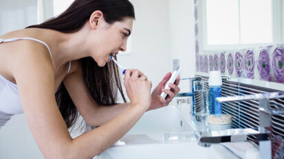 Mobile phones might help improve oral health in children and adolescents Mobile phones might help improve oral health in children and adolescents