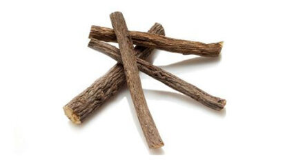 La radice di liquirizia essiccata combatte i batteri orali