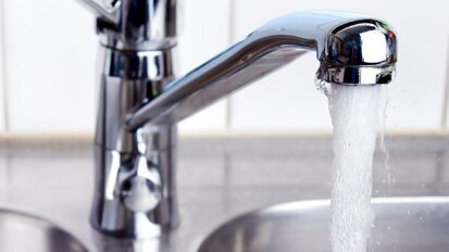 Израел също спира флуоризацията на питейната вода