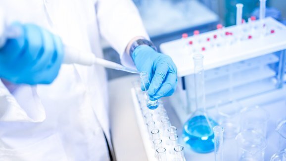 Nova pesquisa de biomaterial objetiva elevar a segurança dos implantes de metais