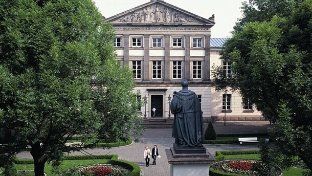 Curriculum Implantologie mit neuen Inhalten