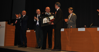 Durante il Congresso “Corte di Giustizia Popolare per il Diritto alla Salute” premiato il Comandante dei NAS