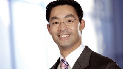 Rösler will Gesundheitsprämie schrittweise einführen Rösler will Gesundheitsprämie schrittweise einführen