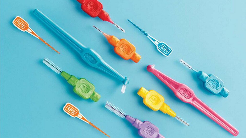 Význam čištění mezizubních prostor pro orální zdraví, celkové zdraví a kvalitu života