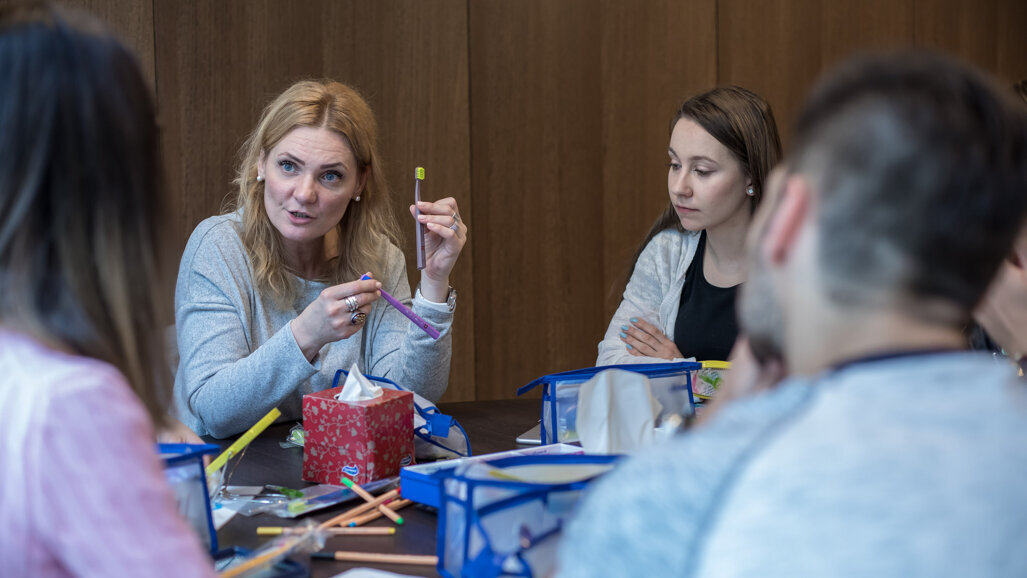 Interview: “People are genuinely surprised at the illusions they had about toothbrushing”