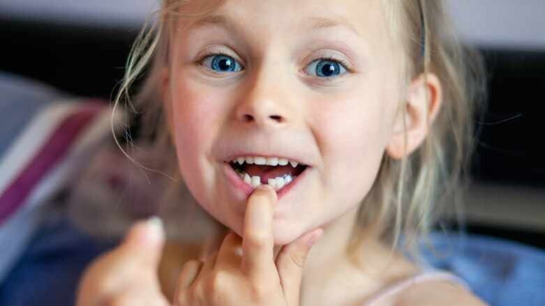 Früheste dentale Erinnerung ist Verlust des ersten Milchzahns