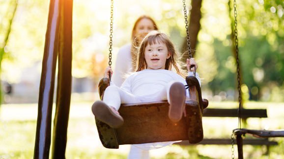 Crianças com necessidades especiais precisam de cuidado dentário precoce e regular