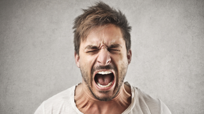 Äußerung über Schmerz lenkt ab