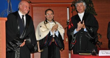 Umberto Veronesi laureato honoris causa in Odontoiatria a Foggia al congresso SIPMO