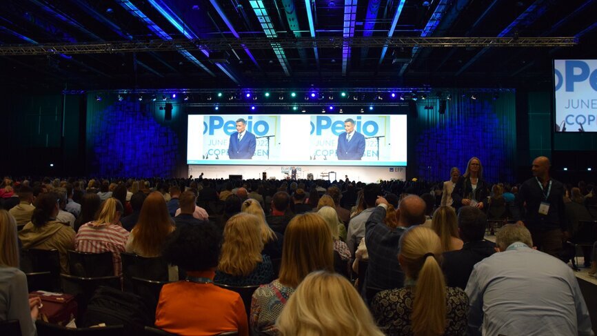 EuroPerio10 chair Prof. Phoebus Madianos speaks at the opening ceremony. 