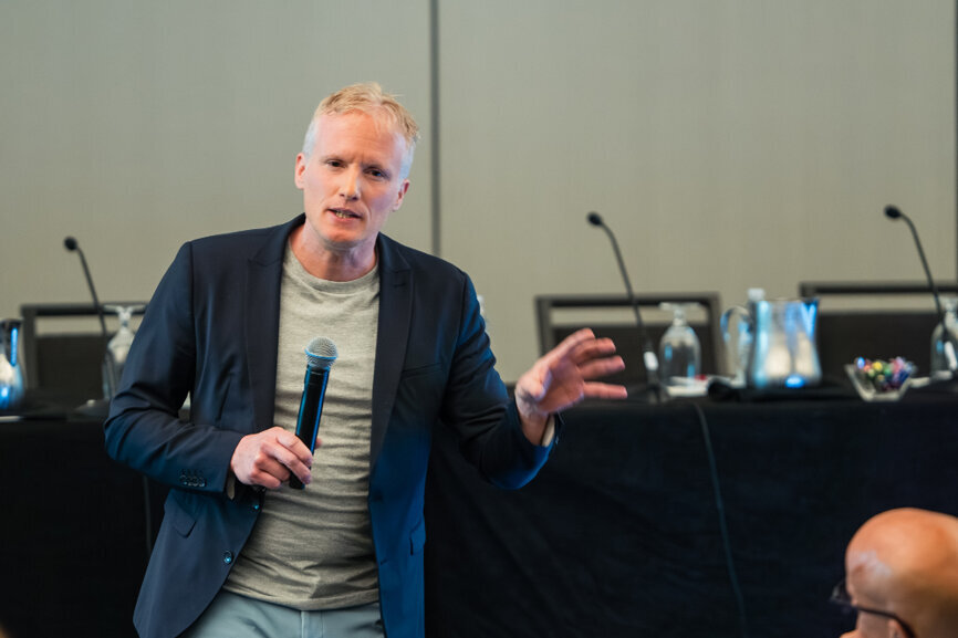 Prof. Frank Schwarz. 