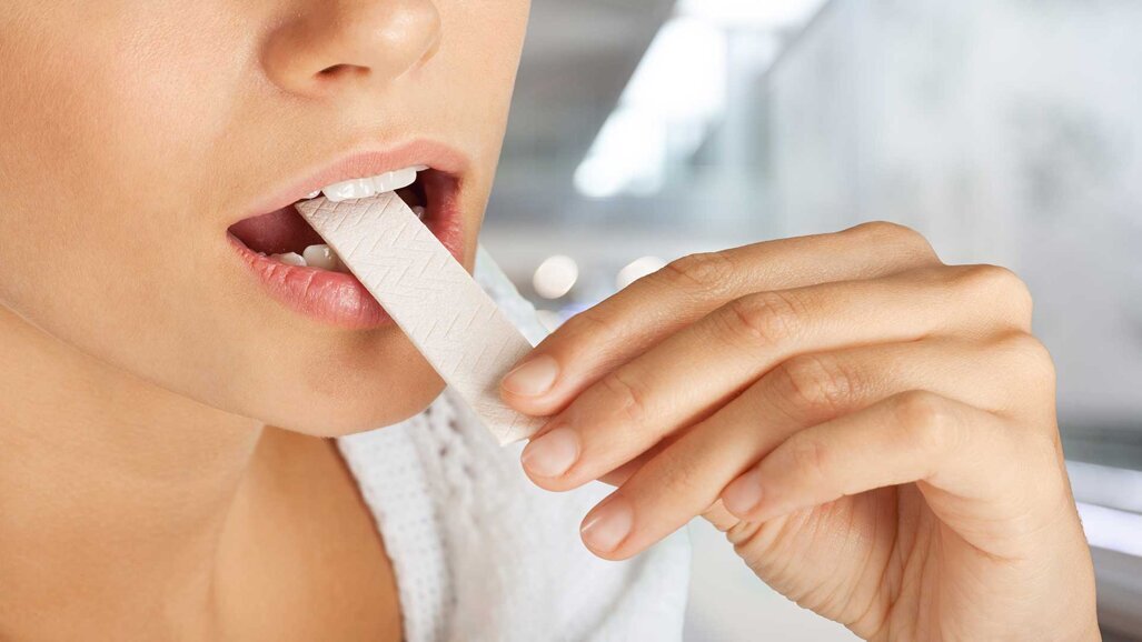 10.000 Jahre alte Kaugummis: Neuer Einblick in die Zahngesundheit