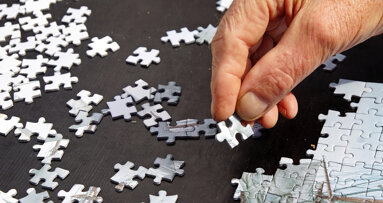 Kraft und Gleichgewicht nehmen im Alter früher ab als die feine Koordination