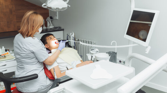 Intra-oral scanning with fluorescence technology shows promise in paediatric caries detection