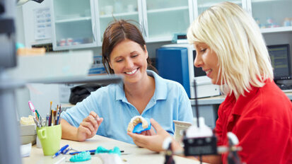 La belle équipe: le dentiste et le prothésiste