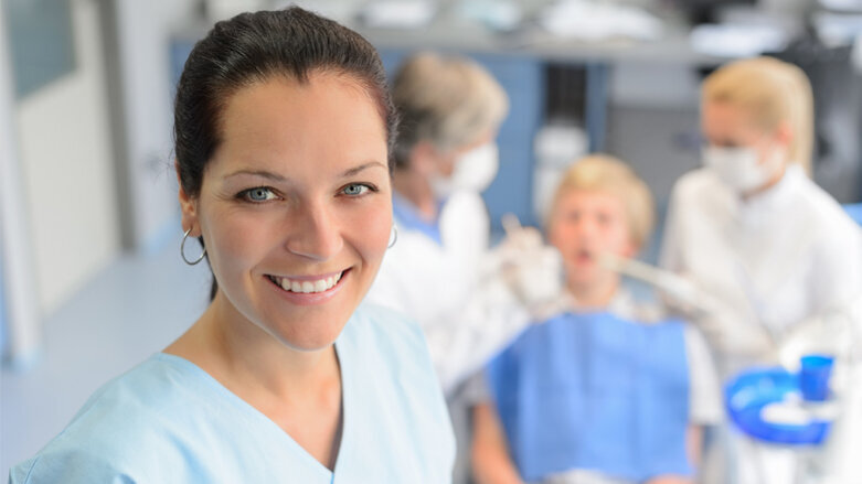 Ausbildungsrekord: Nordrhein hat über 2.200 neue ZFA-Auszubildende