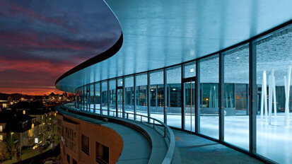 zmk Bern laden zum internationalen Symposium zmk Bern laden zum internationalen Symposium