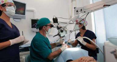 Il microscopio operatorio in odontoiatria: come è stato introdotto, quali i campi d’uso e le specificità positive e negative