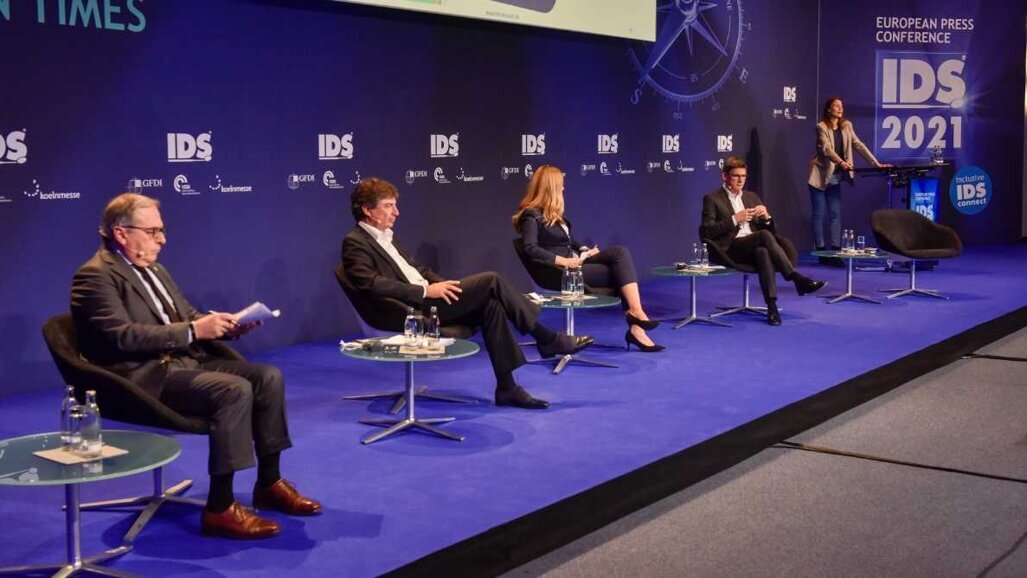 Conferência de imprensa da IDS— data para setembro finalmente confirmada