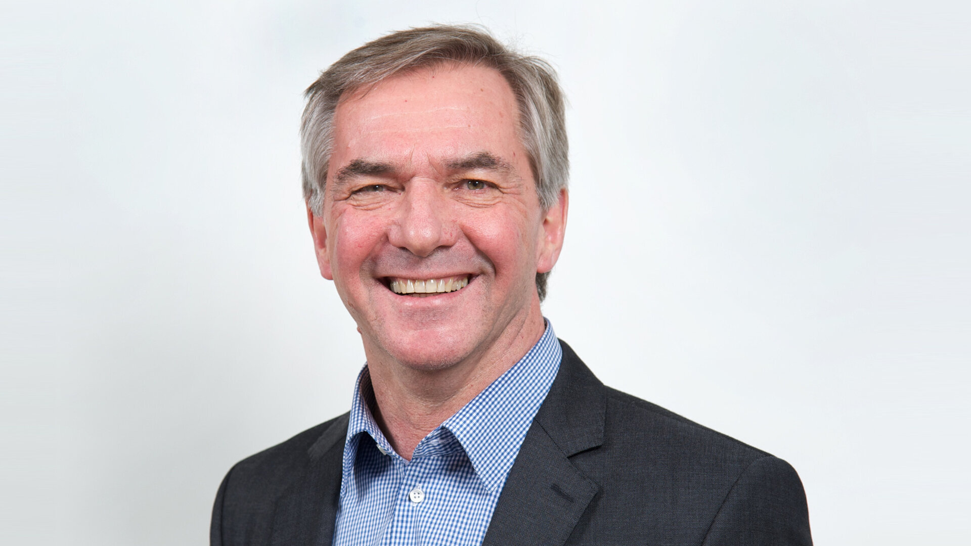 Interview: “Minimally invasive dentistry is the better dentistry”